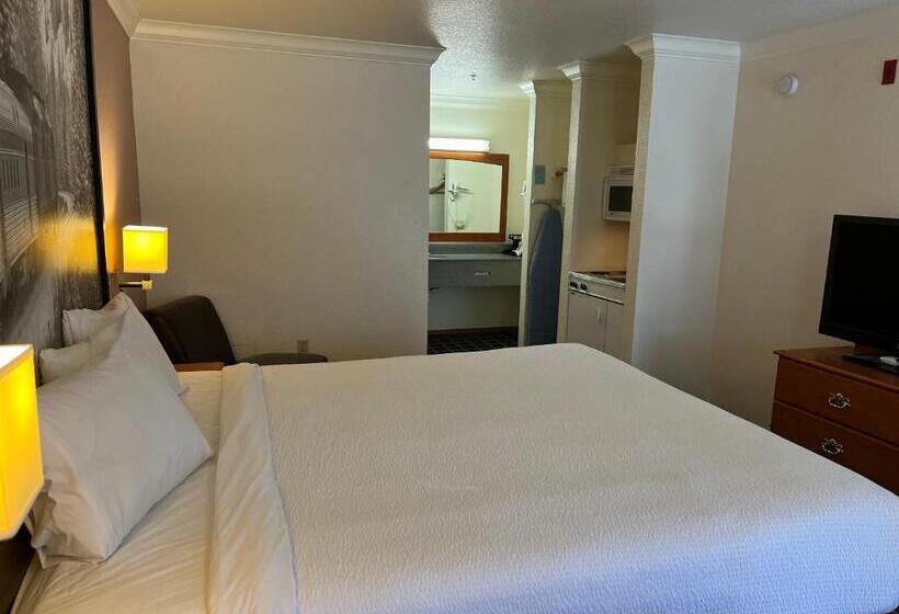 هتل Creekside Inn & Suites