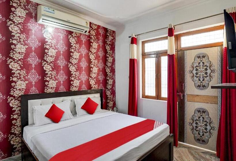 فندق Flagship The Royal Guest House