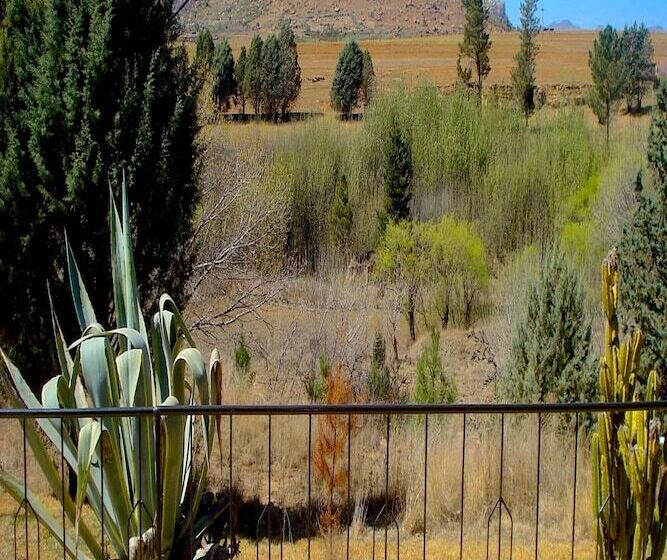 هتل Khutsong Lodge