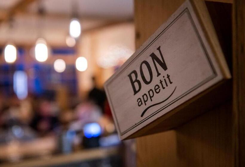 هتل Papill On   Boutique
