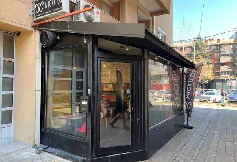 Mickitos Urban Hostel