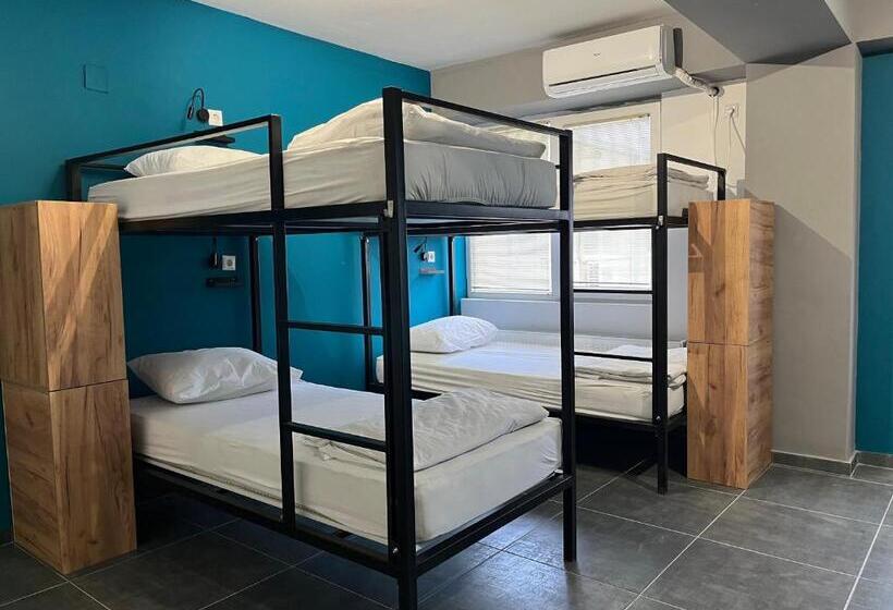 Mickitos Urban Hostel