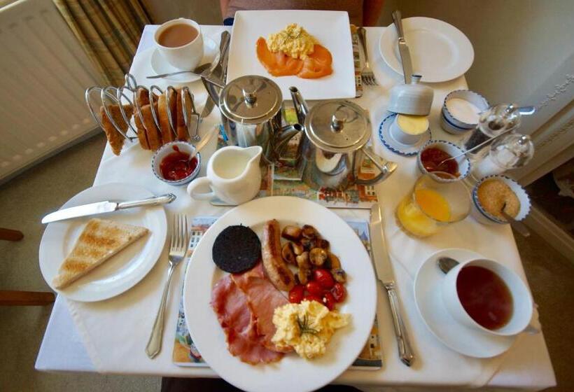 بنسيون Clyde House