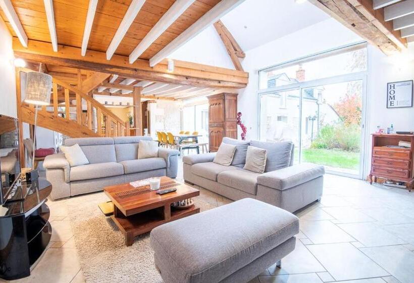 Пансион Country House Les Romarins   14 Pers
