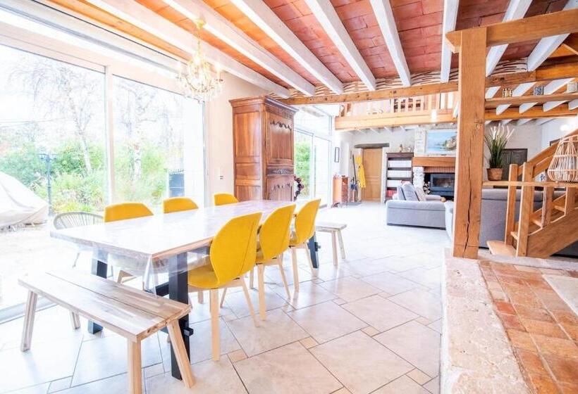 Пансион Country House Les Romarins   14 Pers