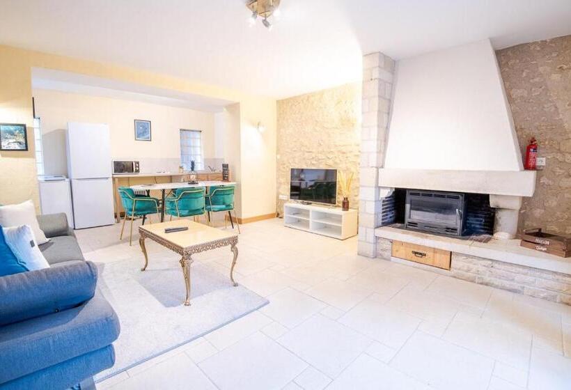 Пансион Country House Les Romarins   14 Pers