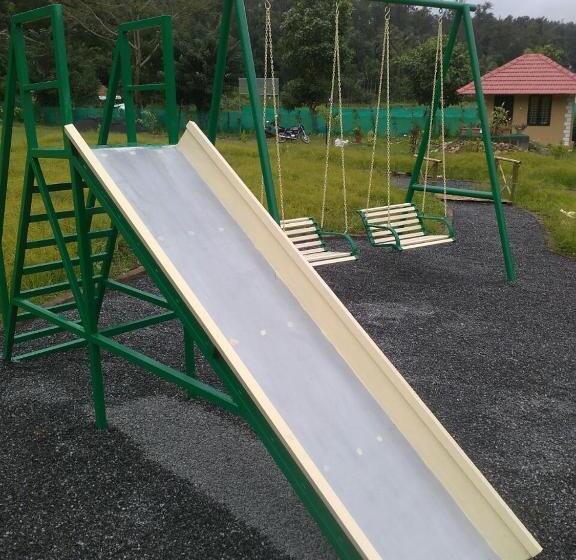 Tiger Tracks Resort