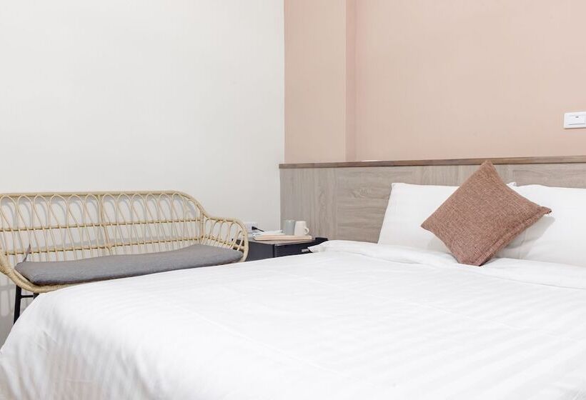 تختخواب و صبحانه H& 嶼光風格旅店 L 彩虹石榴 L 囍福園閤