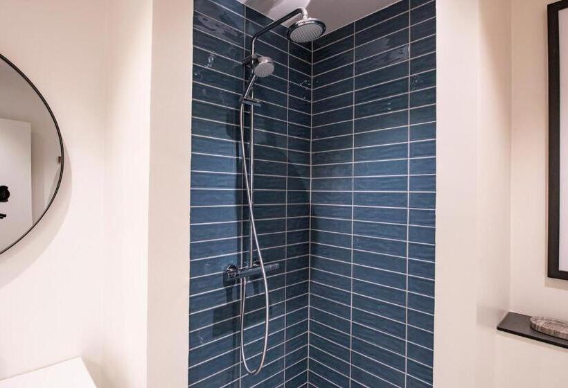 The Lakes Apartments By Daniel&jacob S