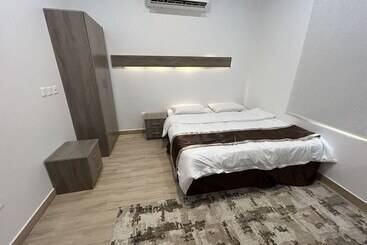 هتل Aram Suites
