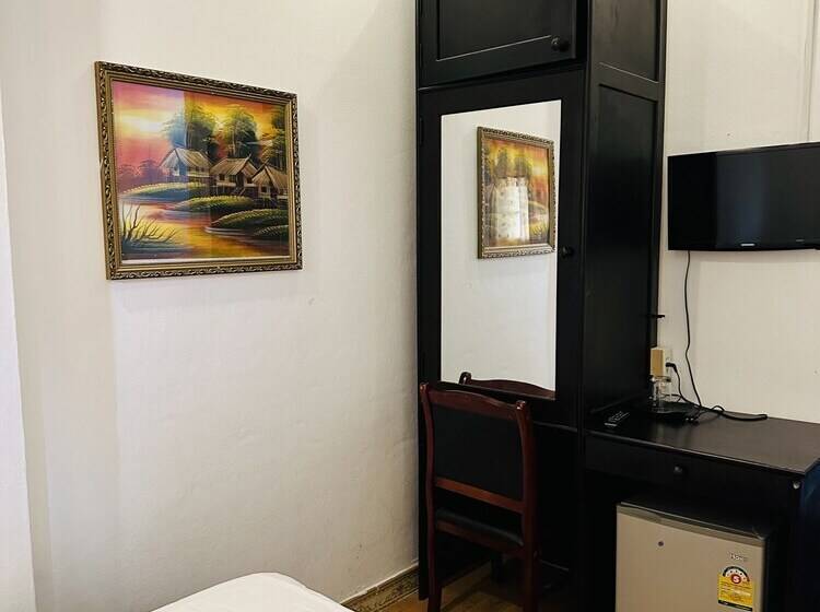 هتل Singharat Boutique House
