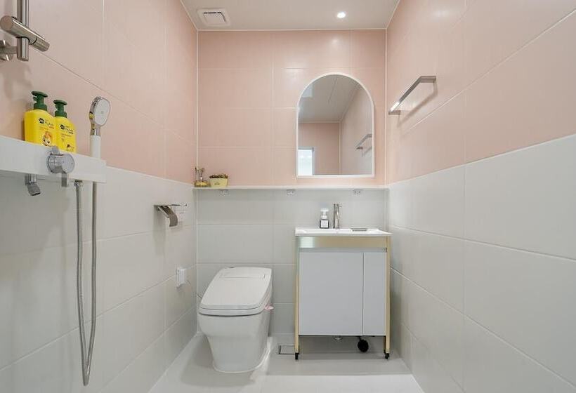 פנסיון Gapyeong Jinikidsdogchaepoolvilla