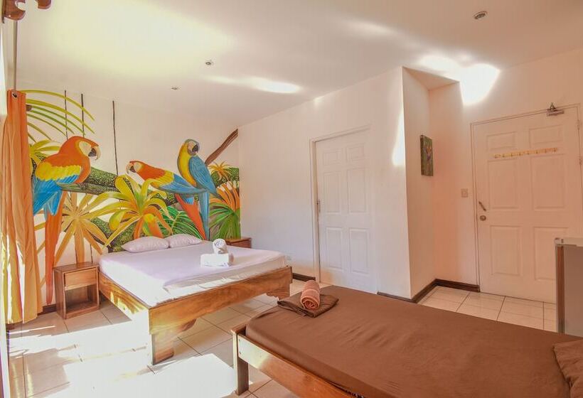 پانسیون Tramonto Rojo Santa Teresa Guest House