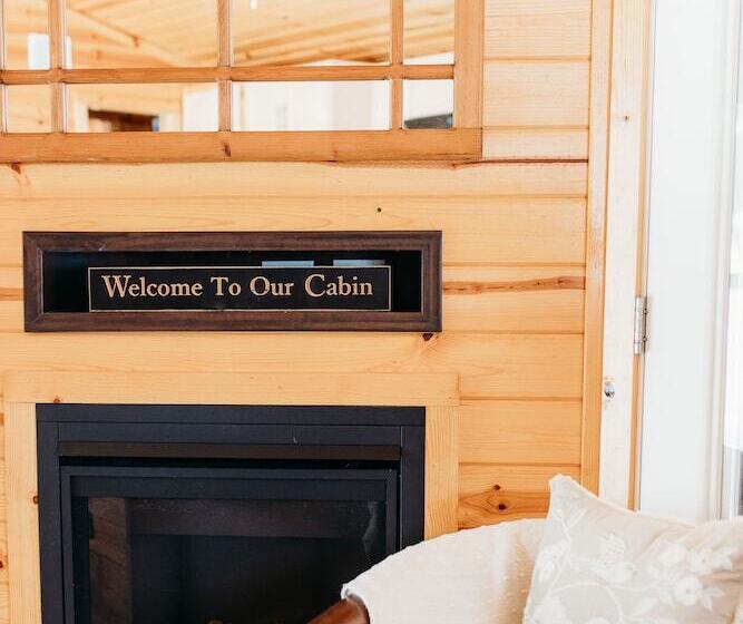 منتجع Whispering Springs Wilderness Retreat