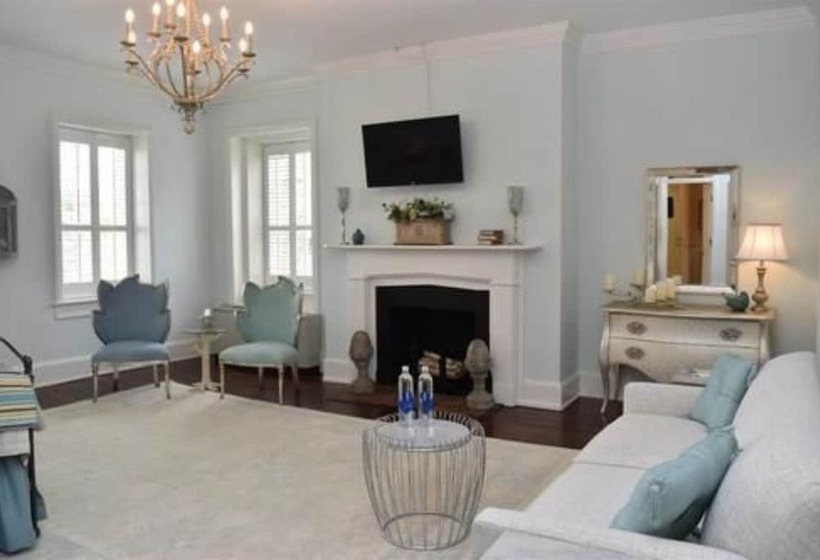 住宿加早餐  Inn At Evergreen