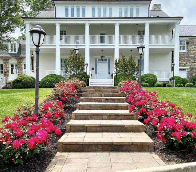 住宿加早餐  Inn At Evergreen