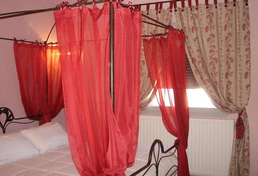 مبيت وإفطار Les Caselles De Marie