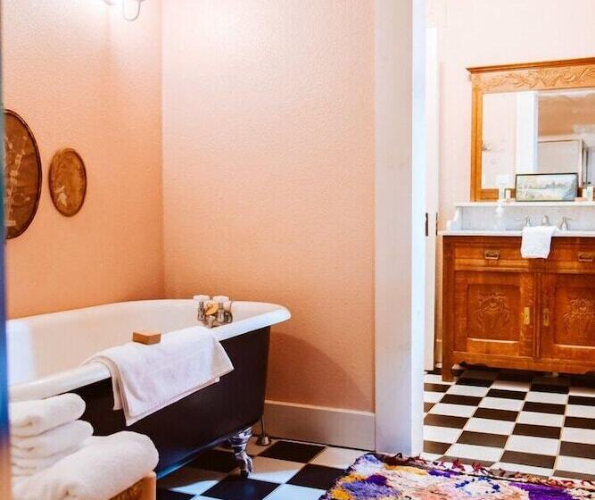 住宿加早餐  The English Merchant's Inn