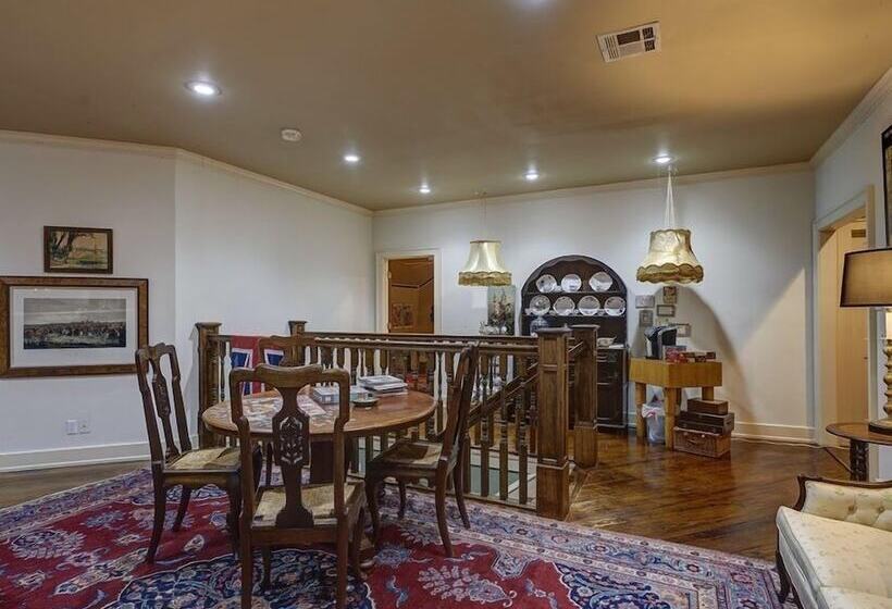 住宿加早餐  The English Merchant's Inn