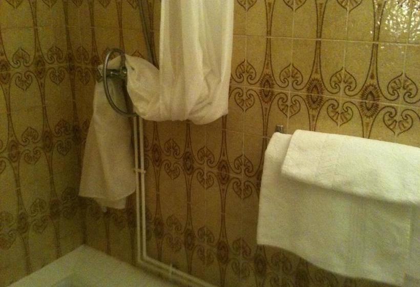 فندق Hôtel De La Paix