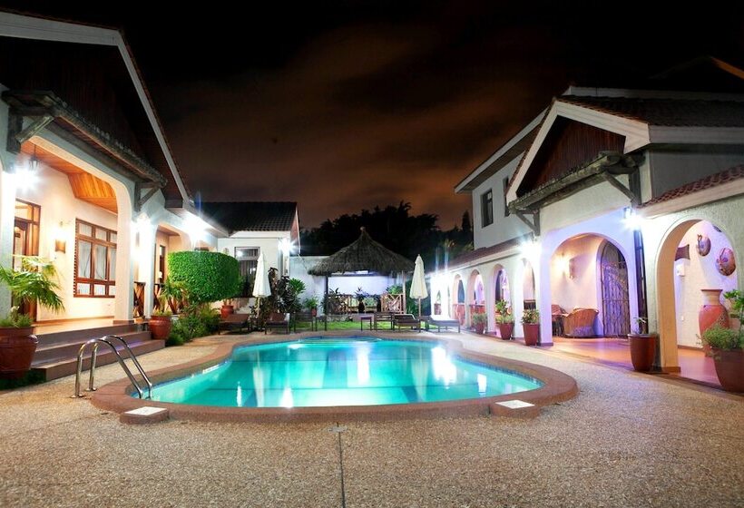 Hôtel Mahogany Lodge, Cantonments