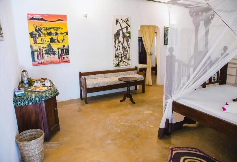 בית מלון כפרי Moonshine Uroa Boutique