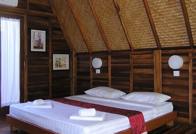 هتل North Borneo Biostation Resort