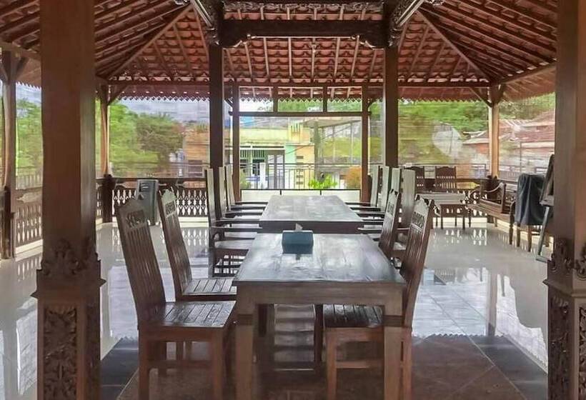 پانسیون Malang Hill Gallery & Homestay