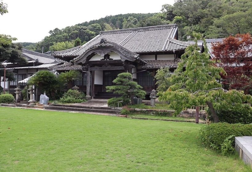 پانسیون Temple Stay Tsushima Seizanji