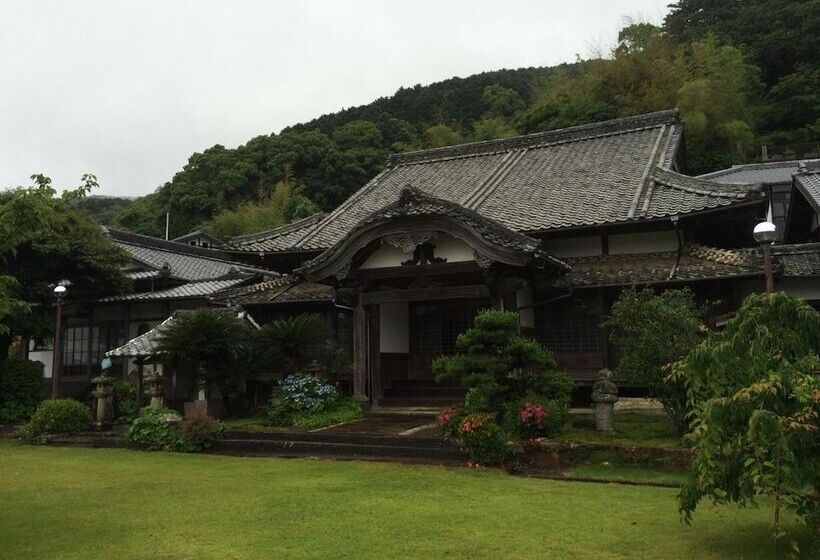 پانسیون Temple Stay Tsushima Seizanji