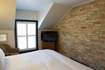 The Little Inn Of Bayfield