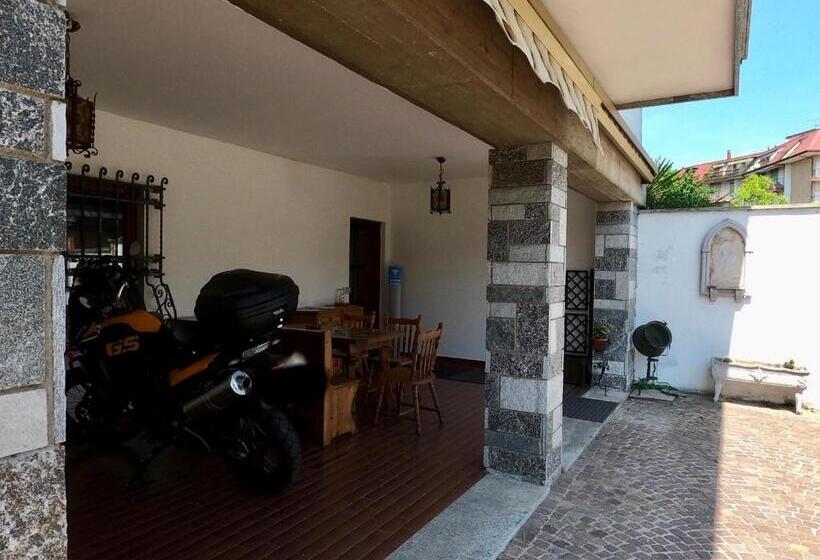 تختخواب و صبحانه Bella Vita Guesthouse  Parcheggio Privato Interno
