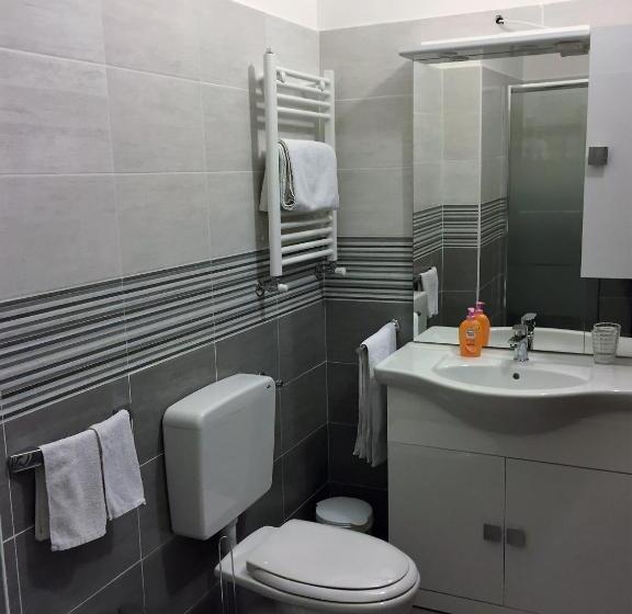 تختخواب و صبحانه Bella Vita Guesthouse  Parcheggio Privato Interno