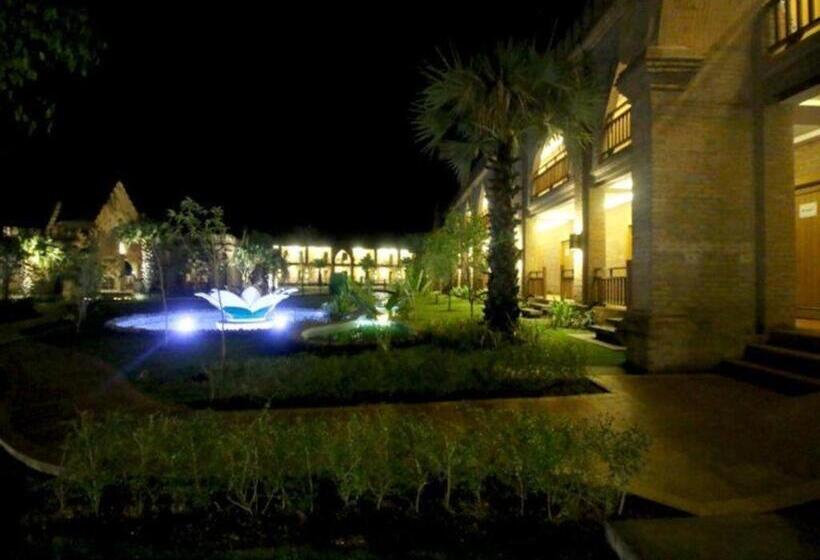 Famous Hotel Bagan