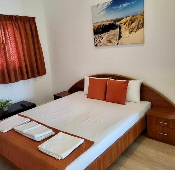 Hostel Cazino Nord Rooms
