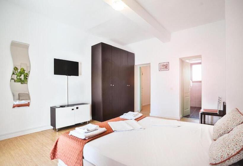 Hostel Cazino Nord Rooms