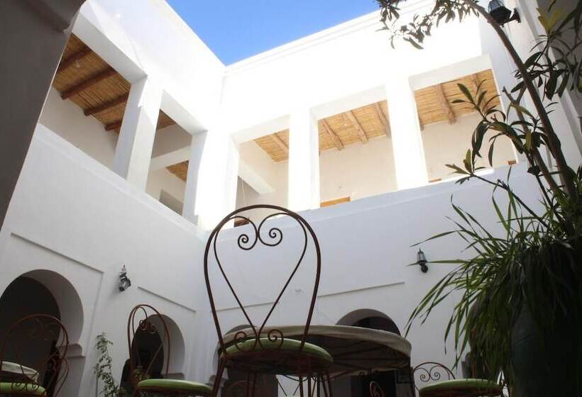 هتل Et Restaurant Riad Amodou