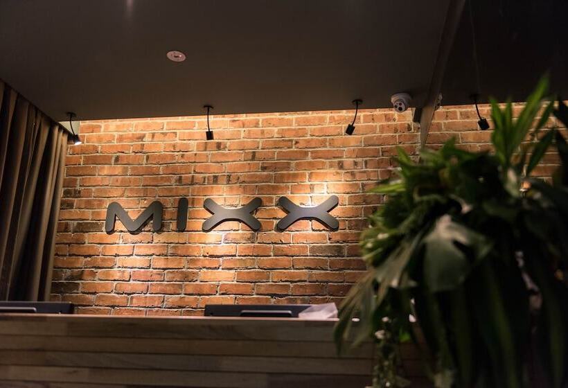 هتل Mixx Express Sunway