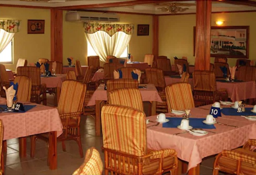 هتل Rovanel S Resort And Conference Centre