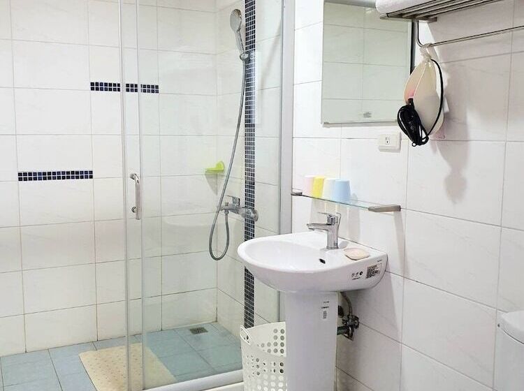 هتل Warm & Cozy Inn