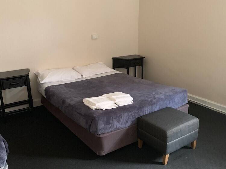 National Hotel Toowoomba