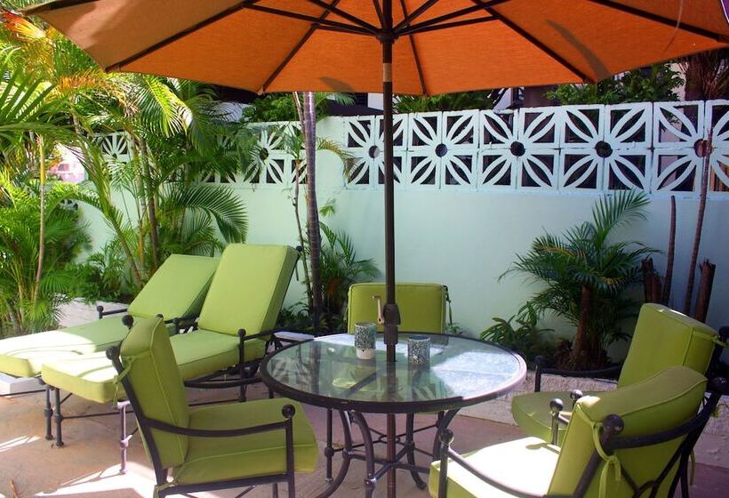 Numero Uno Beach Apartments