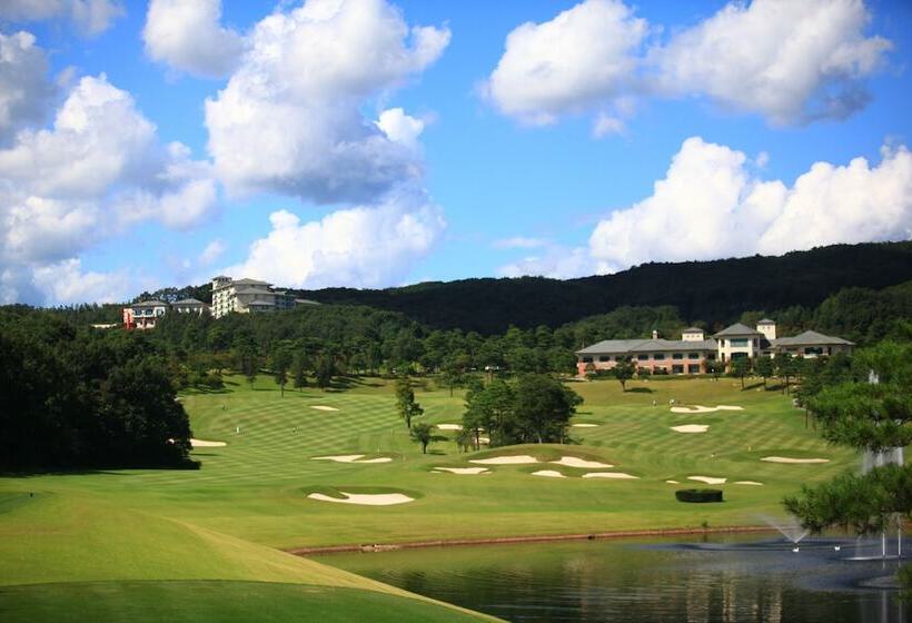 Oak Valley Resort