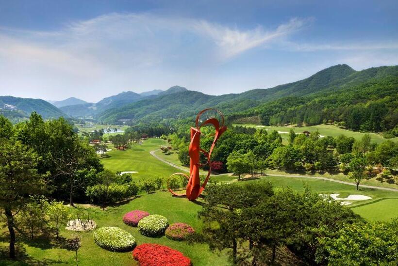 Oak Valley Resort