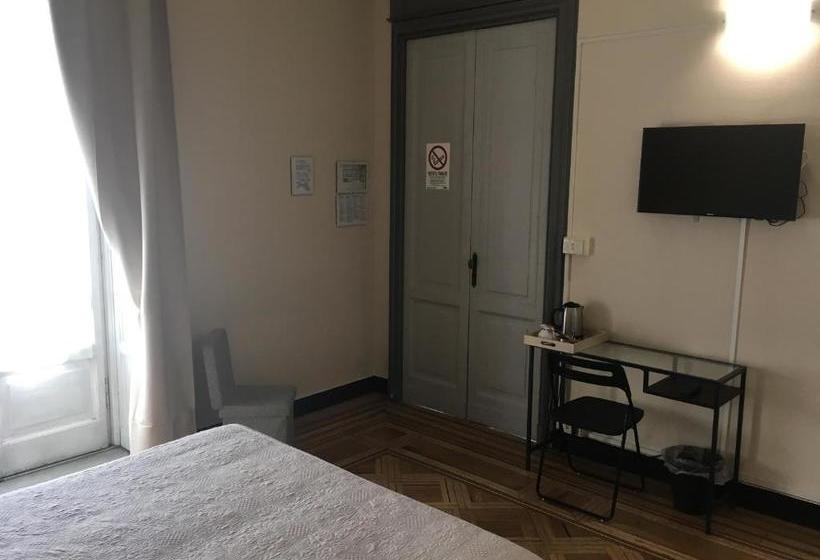 پانسیون Check Inn Rooms Genova Centro
