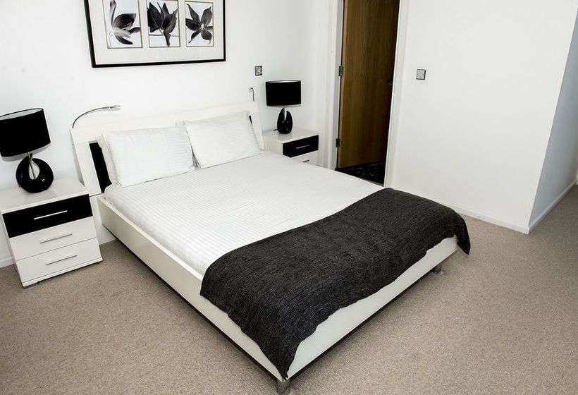 Zen Apartments City Airport London