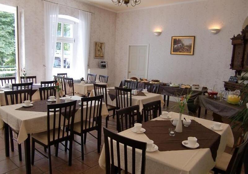 צימר Internat Schloss Spiegelberg