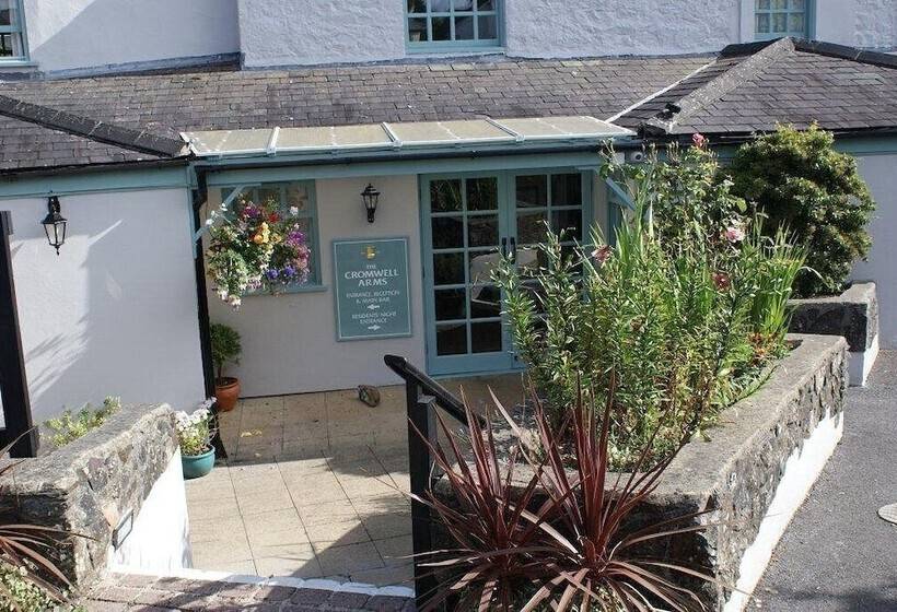 The Cromwell Arms Inn