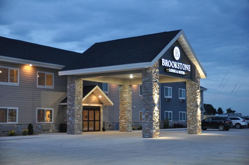 فندق Brookstone Lodge & Suites