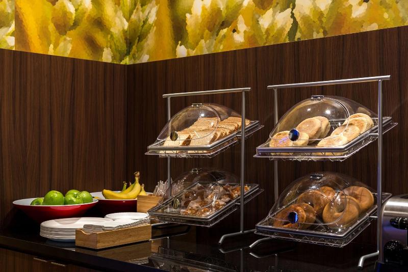 ホテル Fairfield By Marriott Inn & Suites Wheeling At The Highlands